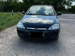 Grün Gebraucht 2005 Opel Corsa Kleinwagen | 1.000 € (Guter Preis)