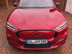 Rot Gebraucht 2022 Ford Mustang Mach-E SUV | 30.999 € (Guter Preis)