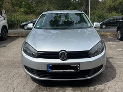 Silber Gebraucht 2010 VW Golf VI Comfortline Limousine | 2.999 € (Fairer Preis)