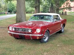 Rot Gebraucht 1966 Ford Mustang Cabrio | 74.900 €