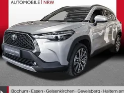 Silber Neu 2025 Toyota Corolla Cross Comfort SUV | 36.889 € (Fairer Preis)