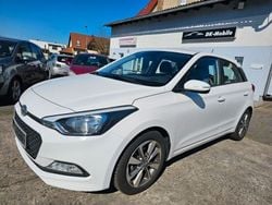 Weiß Gebraucht 2017 Hyundai i20 Style Limousine | 8.990 € (Fairer Preis)