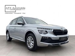 Brilliantsilber metallic Gebraucht 2024 Skoda Kamiq Selection SUV | 21.690 € (Guter Preis)