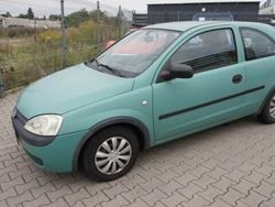Grün Gebraucht 2001 Opel Corsa Kleinwagen | 580 € (Guter Preis)