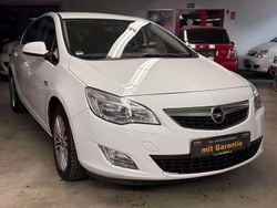 Weiß Gebraucht 2011 Opel Astra Design Edition Limousine | 2.999 € (Guter Preis)