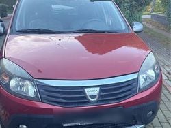 Rot Gebraucht 2011 Dacia Sandero Stepway Kleinwagen | 3.500 €