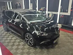 Schwarz Gebraucht 2017 Renault Scénic IV Bose Edition Van / Kleinbus | 14.999 € (Etwas zu teuer)