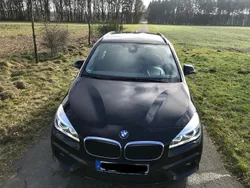 Schwarz Gebraucht 2016 BMW 218 Active Tourer Sport Line Van / Kleinbus | 12.490 € (Fairer Preis)