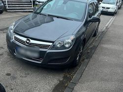 Schwarz Gebraucht 2010 Opel Astra Selection Kombi | 2.999 € (Fairer Preis)