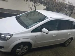 Weiß Gebraucht 2011 Opel Zafira Van / Kleinbus | 1.300 € (Superpreis)