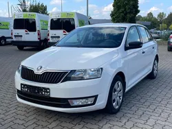 Weiß Gebraucht 2016 Skoda Rapid Active Kombi | 7.490 € (Fairer Preis)