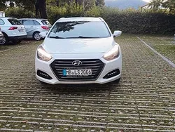 Weiß Gebraucht 2015 Hyundai i40 Trend Kombi | 7.500 €