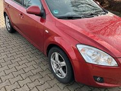 Orange Gebraucht 2007 Kia Ceed Kleinwagen | 1.999 € (Fairer Preis)