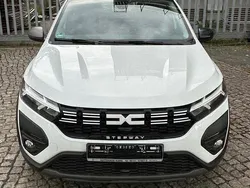 Weiß Gebraucht 2023 Dacia Sandero Expression Kleinwagen | 15.999 € (Guter Preis)