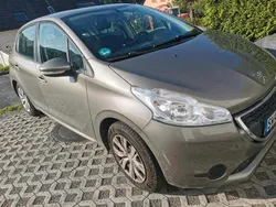 Grau Gebraucht 2013 Peugeot 208 Active Kleinwagen | 4.799 € (Fairer Preis)