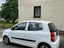 Weiß Gebraucht 2011 Kia Picanto Kleinwagen | 2.350 €
