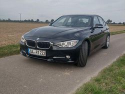 Schwarz Gebraucht 2012 BMW 318 Sport Line Limousine | 12.599 € (Etwas zu teuer)