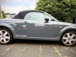 Grau Gebraucht 1999 Audi TT Roadster Sport Cabrio | 13.300 €