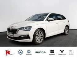 Weiß Gebraucht 2022 Skoda Scala Clever Kleinwagen | 16.490 € (Fairer Preis)
