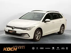 Weiß Gebraucht 2023 VW Golf VIII Life Kombi | 20.960 € (Fairer Preis)