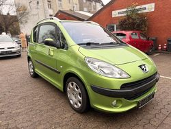 Grün Gebraucht 2006 Peugeot 1007 Premium Van / Kleinbus | 2.950 € (Etwas zu teuer)