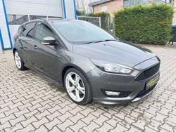 Grau Gebraucht 2017 Ford Focus ST-Line Limousine | 8.490 € (Guter Preis)