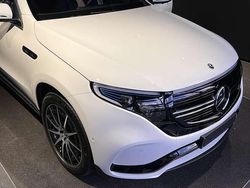 Weiß Gebraucht 2023 Mercedes EQC400 SUV | 53.000 €