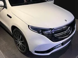 Weiß Gebraucht 2023 Mercedes EQC400 SUV | 53.000 €