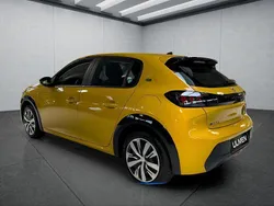 Gelb Gebraucht 2022 Peugeot e-208 Kleinwagen | 19.949 € (Fairer Preis)