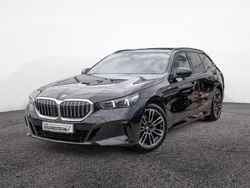 Saphirschwarz Gebraucht 2024 BMW 520 Comfort Edition Kombi | 52.200 € (Guter Preis)