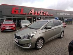 Beige Gebraucht 2015 Kia Carens Van / Kleinbus | 11.990 € (Fairer Preis)