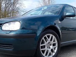 Grün Gebraucht 2001 VW Golf IV Edition Limousine | 2.650 € (Fairer Preis)