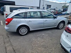 Silber Gebraucht 2006 Renault Laguna II Kombi | 1.100 €
