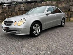 Brillantsilber metalliclack Gebraucht 2003 Mercedes E320 Avantgarde Limousine | 6.490 € (Fairer Preis)