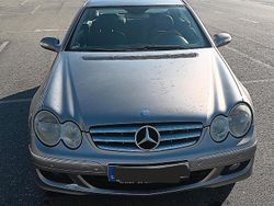 Grau Gebraucht 2006 Mercedes CLK220 Elegance Coupé | 2.500 €