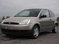 Silber Gebraucht 2004 Ford Fiesta Ambiente Kleinwagen | 1.599 € (Fairer Preis)
