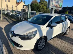 Weiß Gebraucht 2015 Renault Clio IV Kleinwagen | 6.999 € (Fairer Preis)