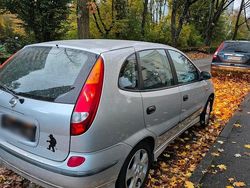 Grau Gebraucht 2004 Nissan Almera Tino Van / Kleinbus | 3.790 € (Etwas zu teuer)