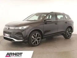 Deep black perleffekt Gebraucht 2024 VW Tiguan R-line SUV | 47.684 € (Superpreis)