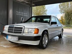 Weiß Gebraucht 1989 Mercedes 190 Limousine | 4.500 €