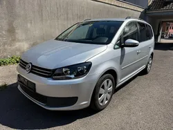 Reflexsilber Gebraucht 2014 VW Touran Comfortline Van / Kleinbus | 6.400 € (Guter Preis)