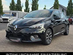 Schwarz Gebraucht 2023 Renault Clio V Techno Limousine | 16.250 € (Fairer Preis)