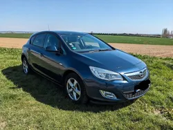 Blau Gebraucht 2011 Opel Astra Limousine | 5.700 € (Fairer Preis)