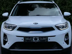 Clear white Gebraucht 2020 Kia Stonic Vision SUV | 12.950 € (Fairer Preis)