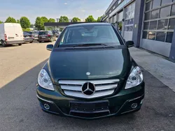 Grün Gebraucht 2011 Mercedes B200 Van / Kleinbus | 9.980 € (Etwas zu teuer)