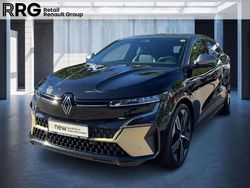 Black pearlschwarz, dach in d Gebraucht 2022 Renault Mégane Iconic Limousine | 26.890 € (Guter Preis)