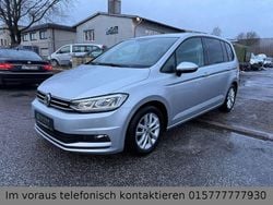 Silber Gebraucht 2017 VW Touran Trendline Van / Kleinbus | 15.999 € (Guter Preis)