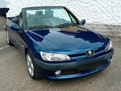 Blau Gebraucht 2000 Peugeot 306 Cabriolet Cabrio | 2.900 €