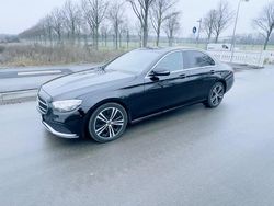 Schwarz Gebraucht 2022 Mercedes E220 Limousine | 18.500 € (Etwas zu teuer)