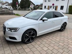 Weiß Gebraucht 2017 Audi A3 Comfort Limousine | 17.500 € (Etwas zu teuer)